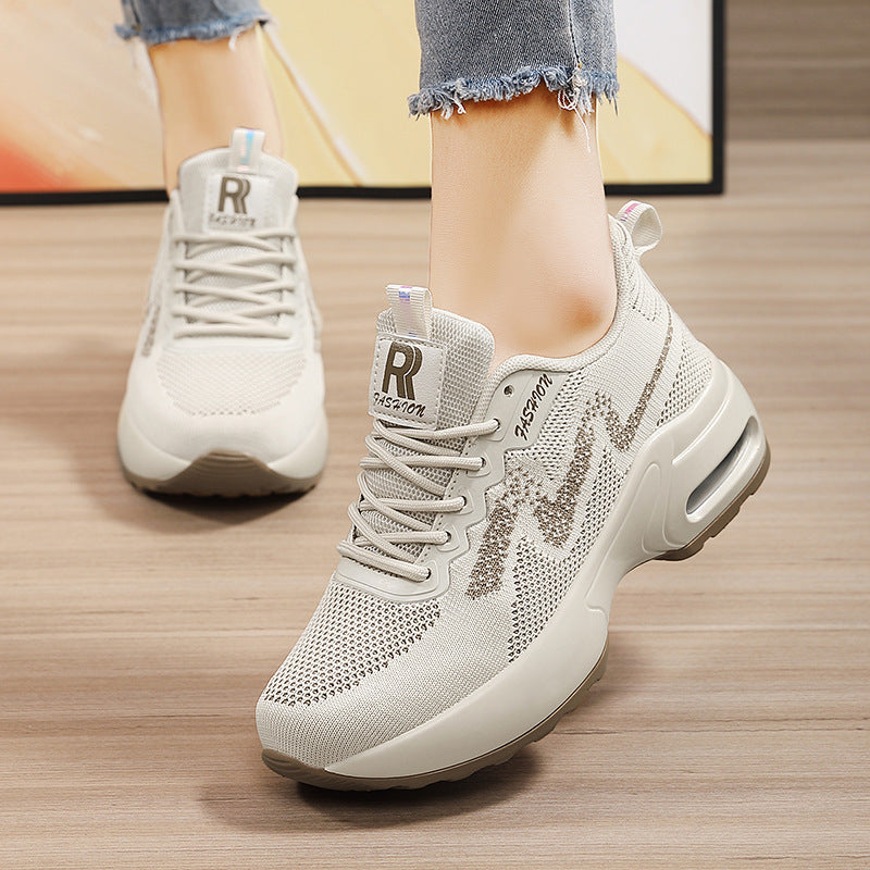 Zapatillas deportivas transpirables.