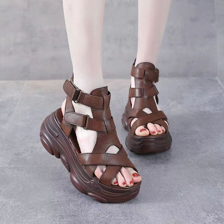 Sandalias romanas con plataforma