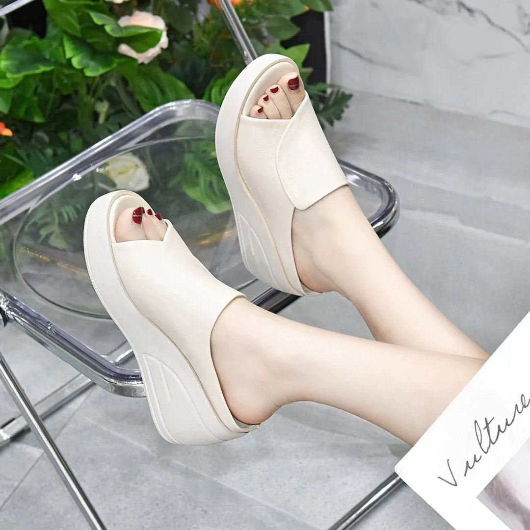 Zapatillas de cuña con boca de pez