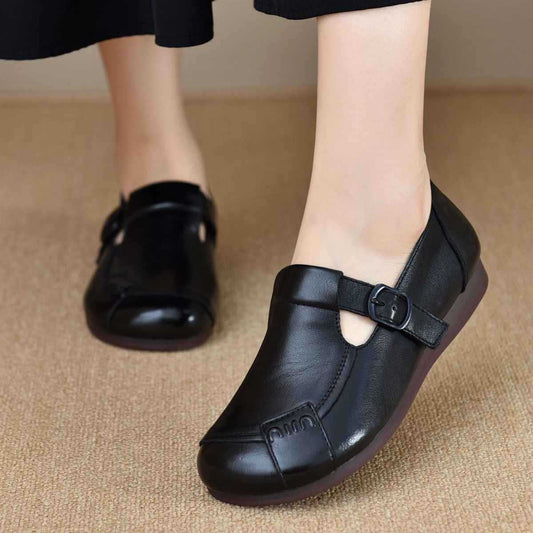 Zapatos planos de piel cómodos para personas de mediana edad y mayores.
