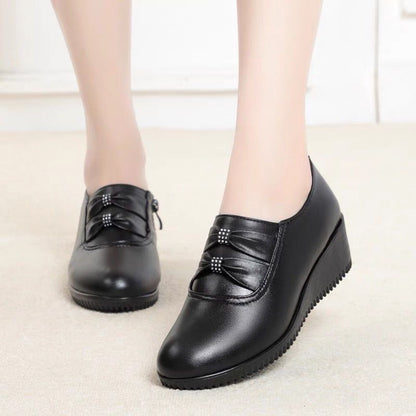 Zapatos de suela blanda de cuero genuino para mediana edad