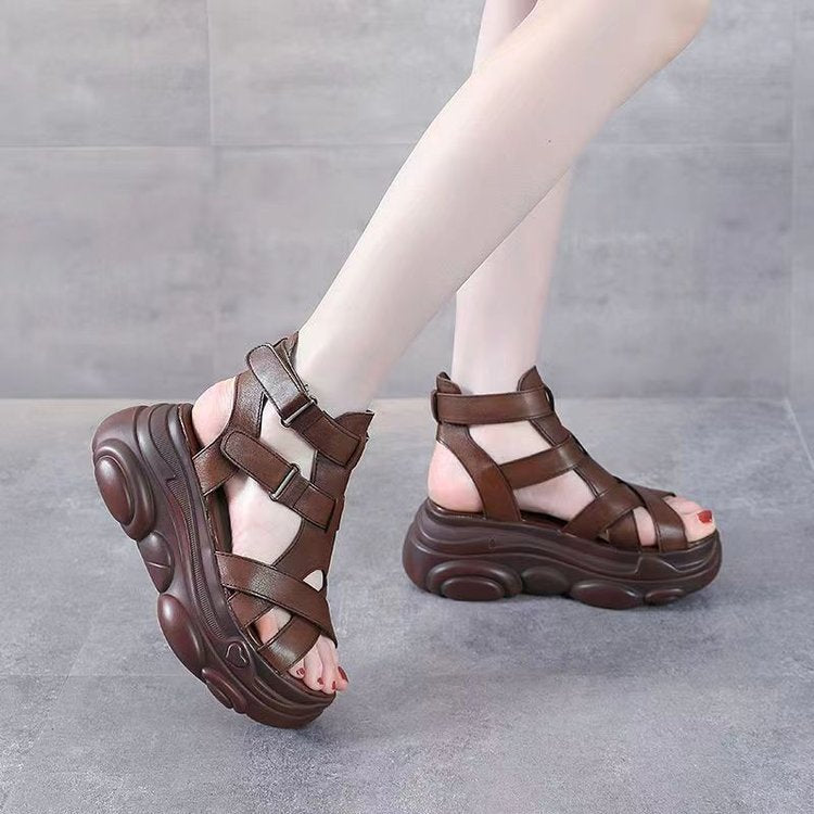 Sandalias romanas con plataforma