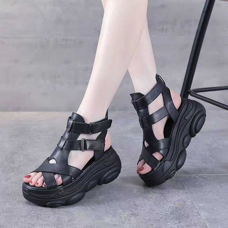 Sandalias romanas con plataforma