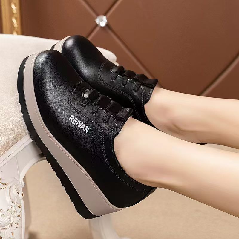 Cuñas casuales de cuero