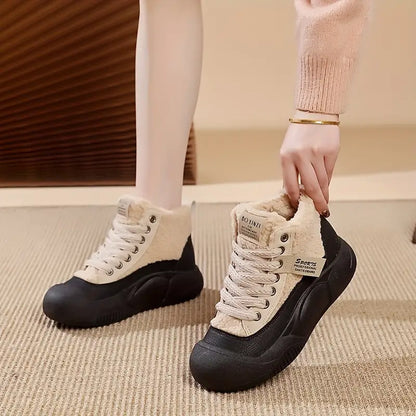 Nuevos zapatos peludos de invierno.