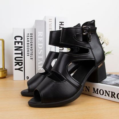 Sandalias romanas de piel suave con boca de pez