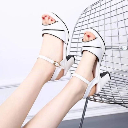 Sandalias retro de verano con boca de pez