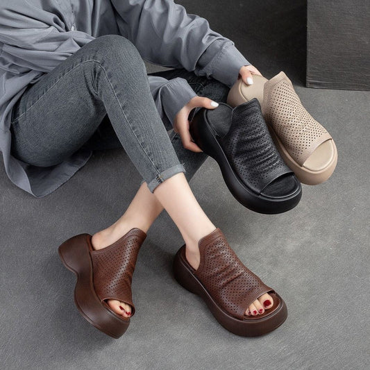 Sandalias huecas de suela gruesa