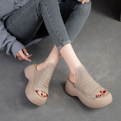 Sandalias huecas de suela gruesa