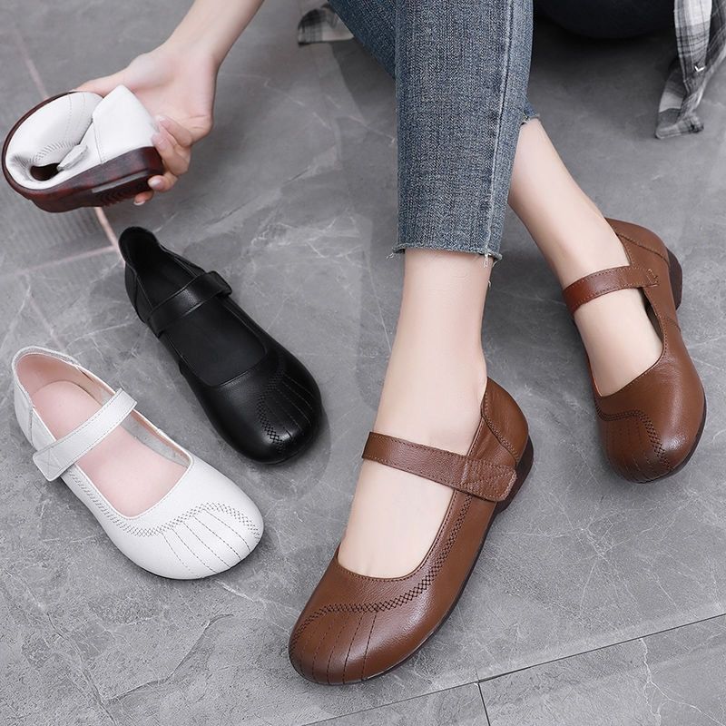 Zapatos de cuero con suela blanda y velcro