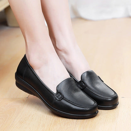Zapatos de cuero sencillos