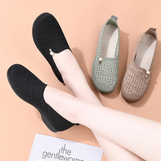 Zapatillas de tenis adornadas con perlas