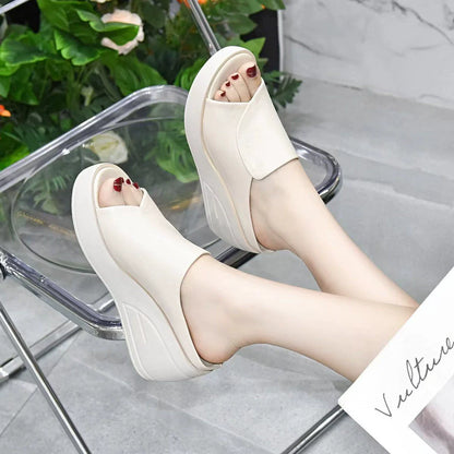 Zapatillas de cuña con boca de pez