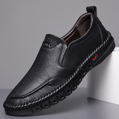 Zapatos en la primavera de 2025, nuevos zapatos de moda, zapatos de cuero para hombres, suelas blandas, zapatos de padre de mediana edad, zapatos casuales, zapatos de cuero para hombres