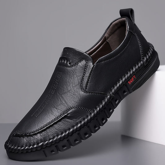 Zapatos en la primavera de 2025, nuevos zapatos de moda, zapatos de cuero para hombres, suelas blandas, zapatos de padre de mediana edad, zapatos casuales, zapatos de cuero para hombres