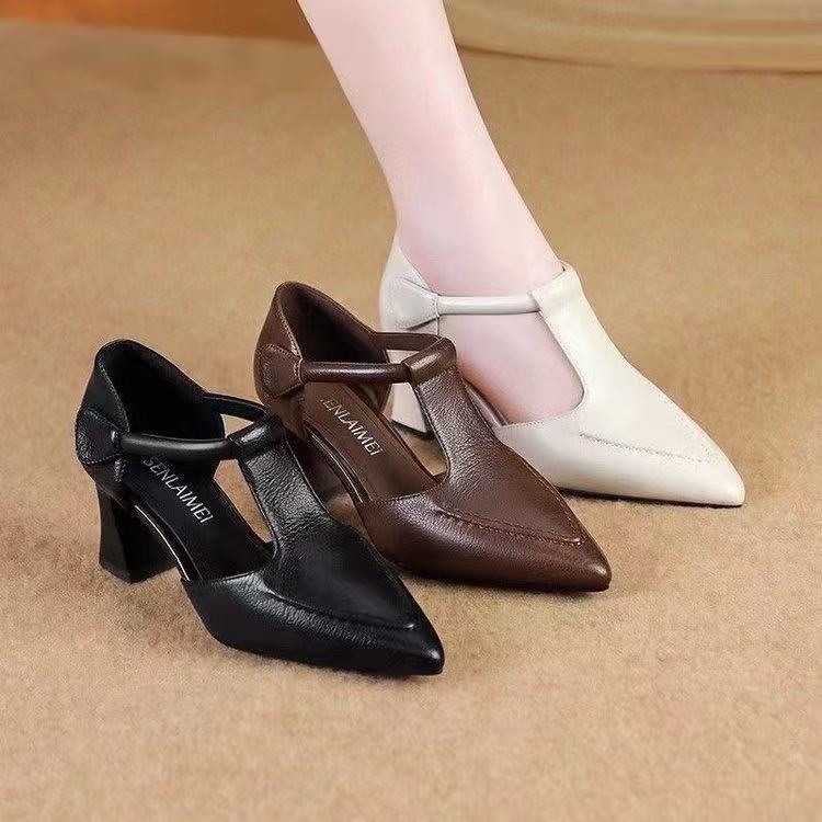 Zapatos de tacón alto elegantes de piel suave