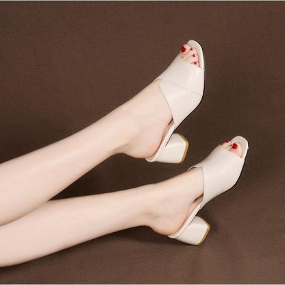 (plegado) tacones altos de cuero femenino