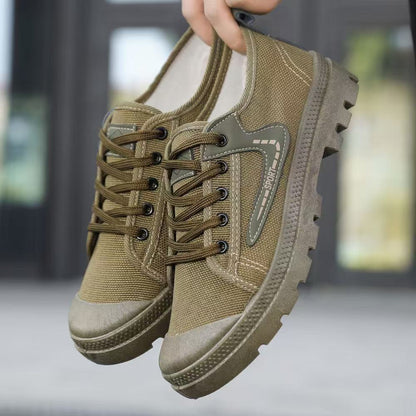 Zapatillas bajas 2025 para hombres, calzado de trabajo antideslizante y resistente al desgaste, zapatillas de senderismo bajas, zapatillas de moda estilo "Jiefang", zapatillas de ocio al aire libre y zapatillas para obras