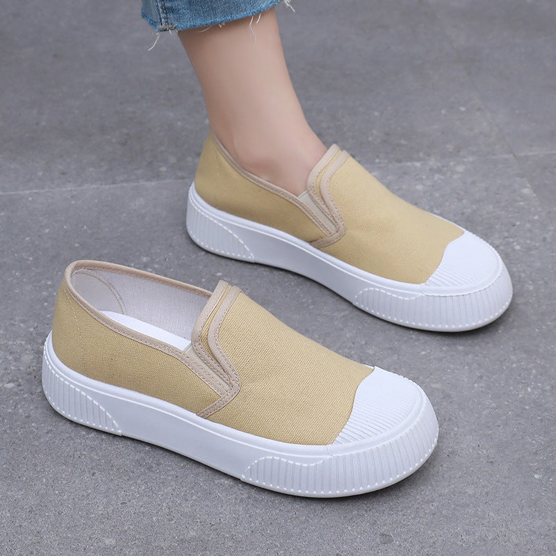 Mocasines de suela blanda con punta redonda