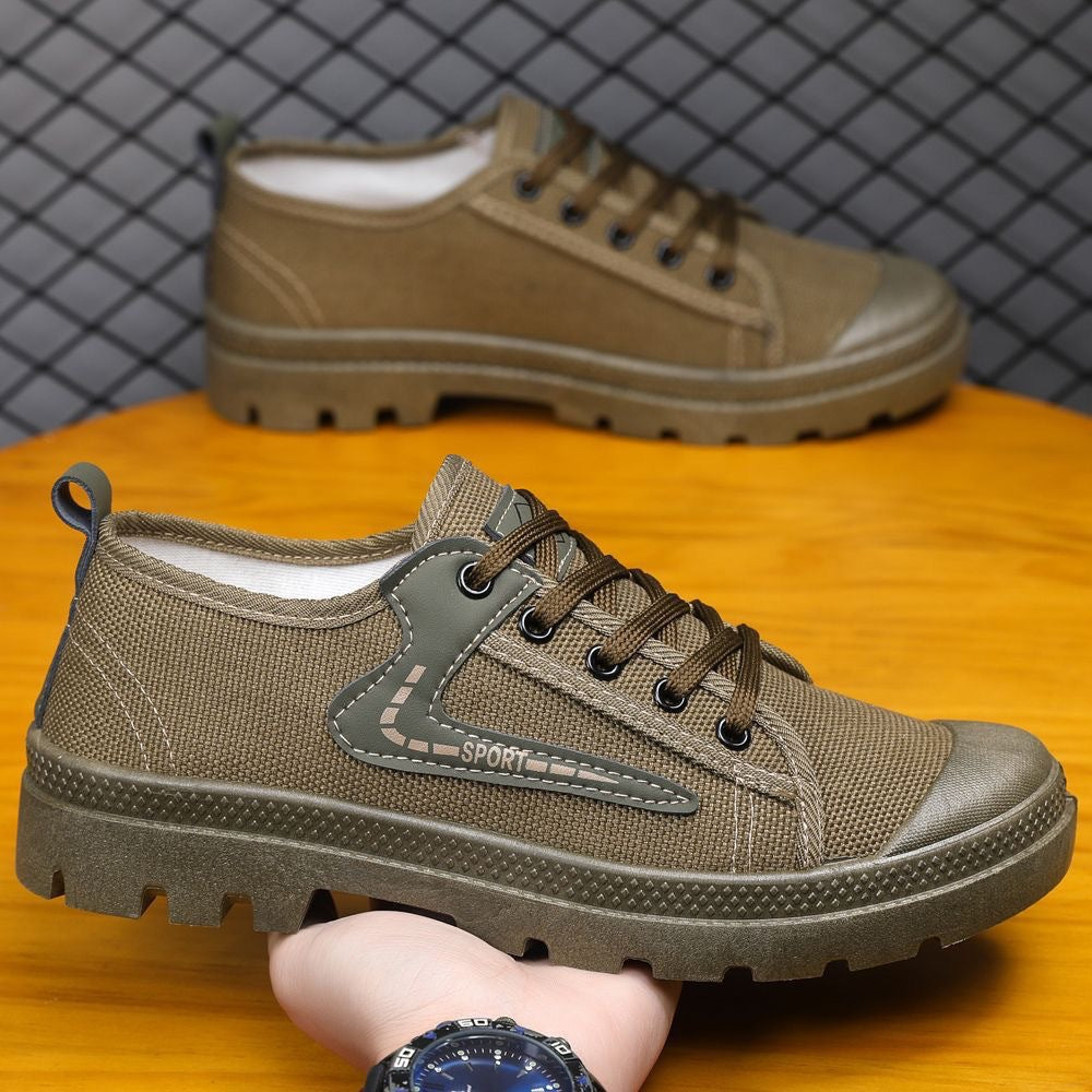 Zapatillas bajas 2025 para hombres, calzado de trabajo antideslizante y resistente al desgaste, zapatillas de senderismo bajas, zapatillas de moda estilo "Jiefang", zapatillas de ocio al aire libre y zapatillas para obras
