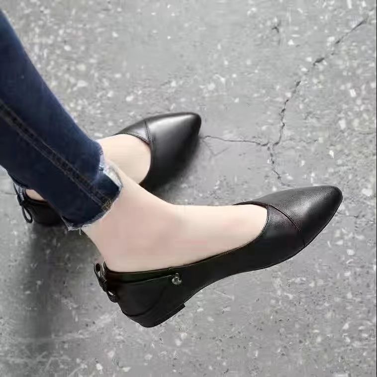 Zapatos planos de cuero