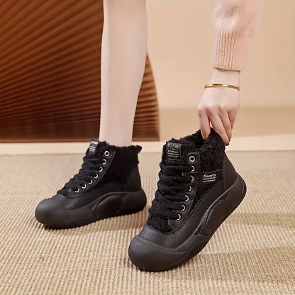 Nuevos zapatos peludos de invierno.