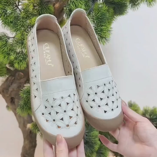 Zapatos de madre de piel suave y hueca