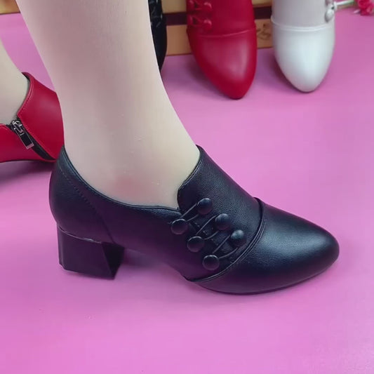 Tacones altos con botones