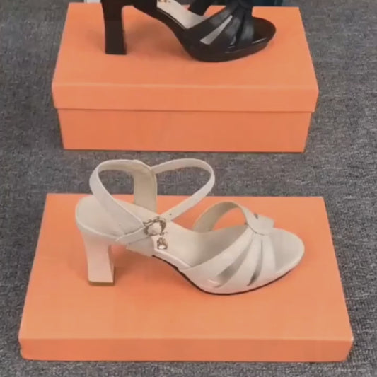 Sandalias de tacón alto con hebilla