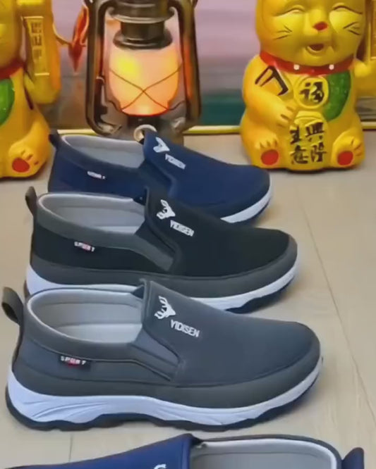 Zapatos casuales de lona con suela blanda para personas mayores.